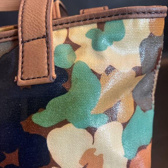 Fossil Key~Per | Coated Canvas | Abstract Floral | Tote Bag | Leather Straps - Picture 14 of 15